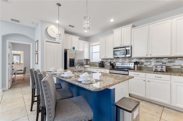 Image No.19-5 Bed Property for sale