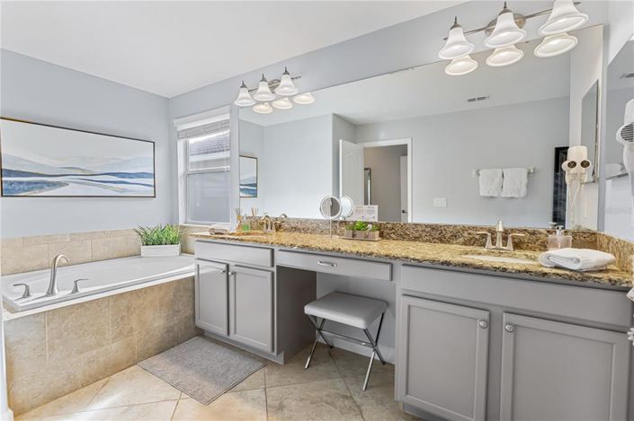 Image No.42-5 Bed Property for sale