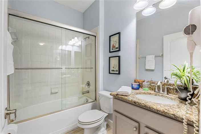 Image No.9-5 Bed Property for sale