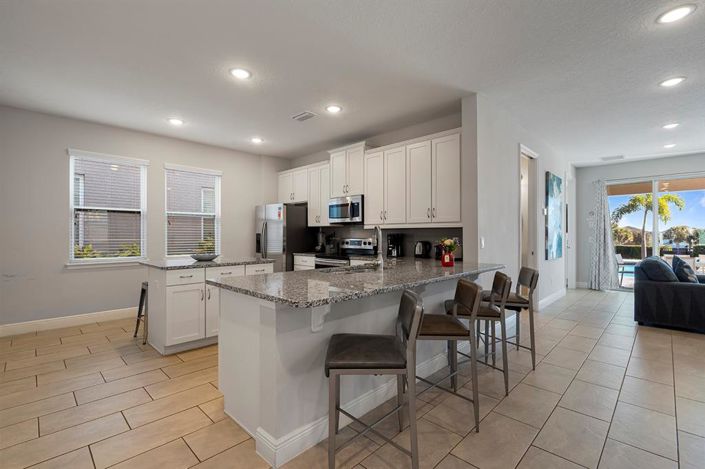 Image No.18-6 Bed Property for sale