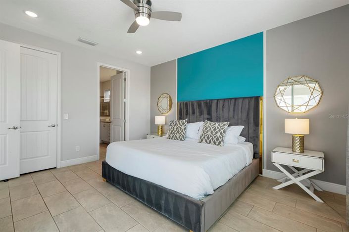 Image No.20-6 Bed Property for sale