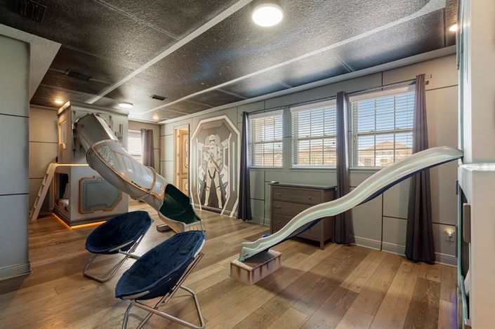 Image No.28-6 Bed Property for sale