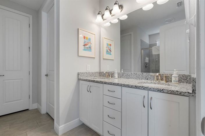 Image No.39-6 Bed Property for sale