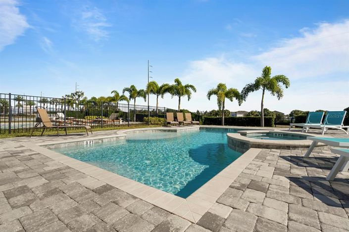 Image No.4-6 Bed Property for sale