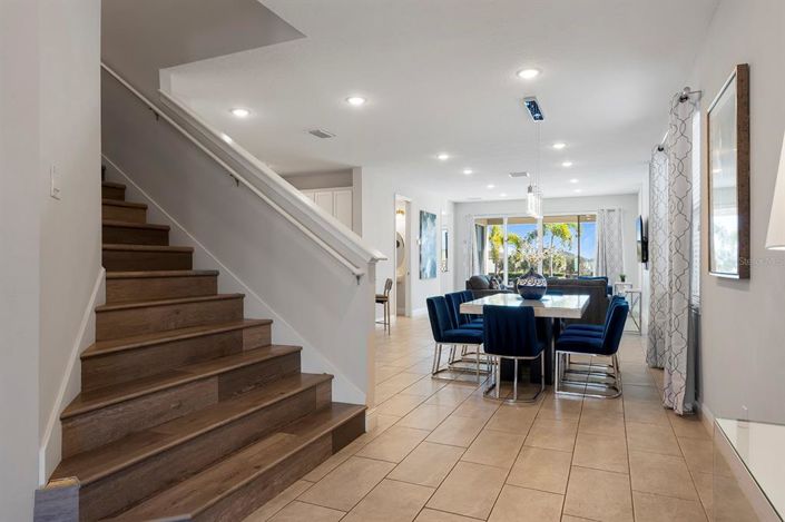 Image No.8-6 Bed Property for sale