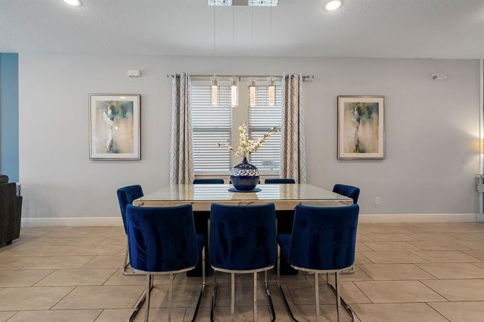 Image No.9-6 Bed Property for sale