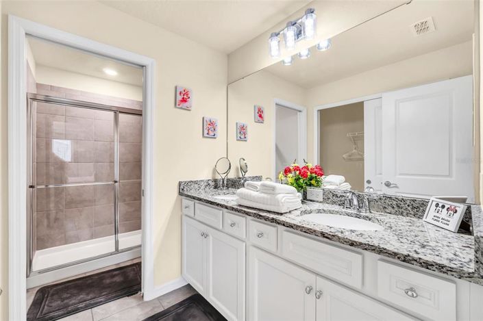 Image No.29-5 Bed Townhouse for sale