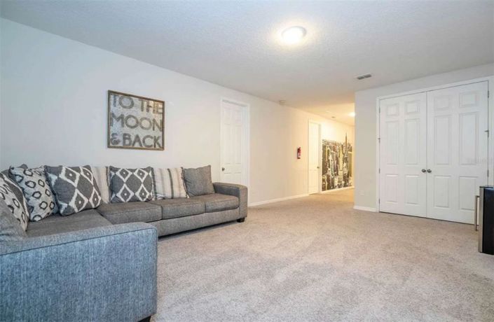 Image No.26-5 Bed Property for sale