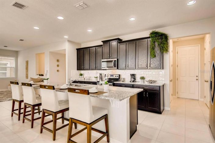 Image No.8-5 Bed Property for sale