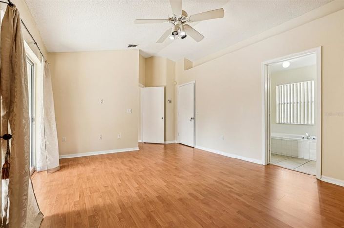 Image No.13-3 Bed Property for sale