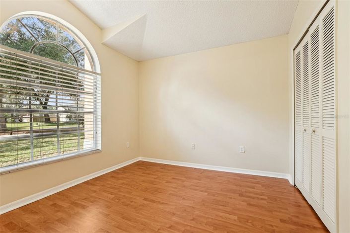 Image No.17-3 Bed Property for sale