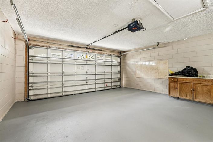 Image No.26-3 Bed Property for sale