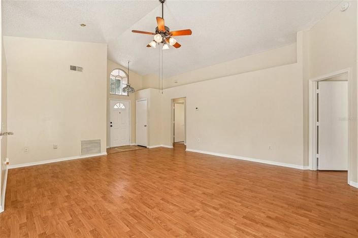 Image No.6-3 Bed Property for sale