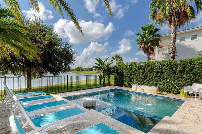 Image No.12-6 Bed Property for sale