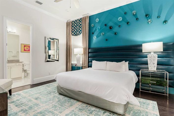 Image No.15-6 Bed Property for sale