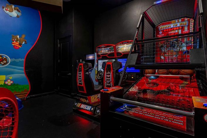 Image No.19-6 Bed Property for sale