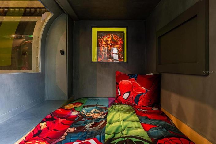 Image No.23-6 Bed Property for sale