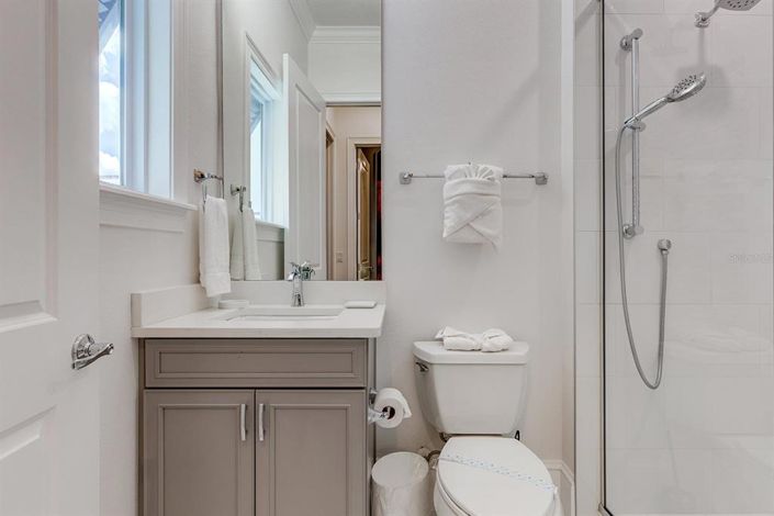 Image No.24-6 Bed Property for sale