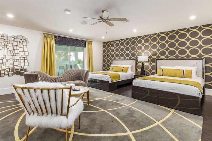 Image No.37-6 Bed Property for sale