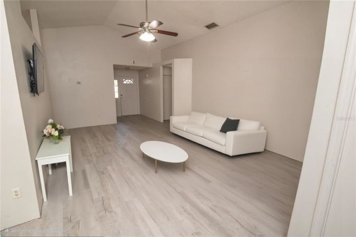 Image No.25-3 Bed Property for sale