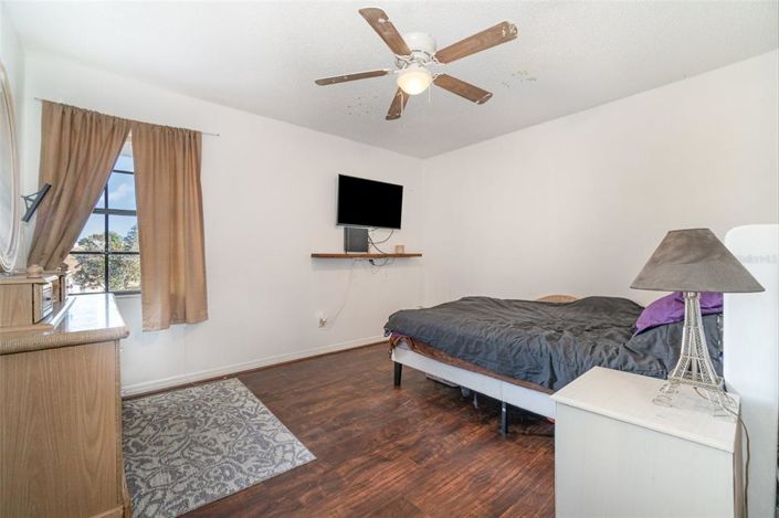 Image No.24-4 Bed Property for sale