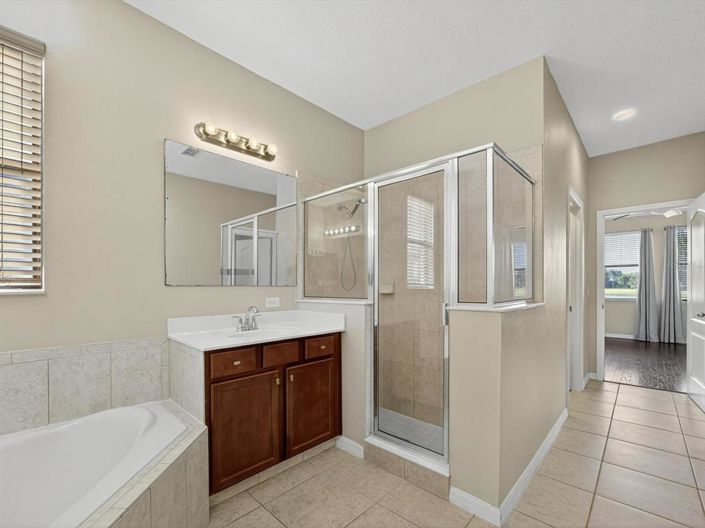 Image No.21-4 Bed Property for sale