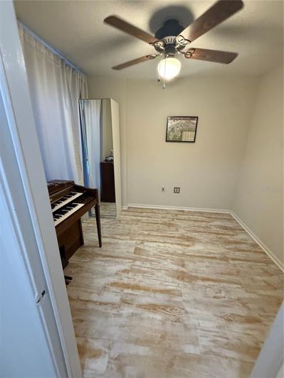 Image No.21-3 Bed Property for sale