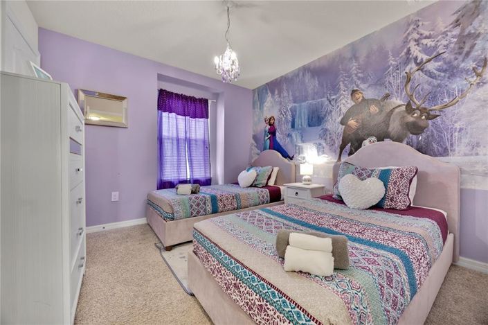 Image No.17-5 Bed Townhouse for sale