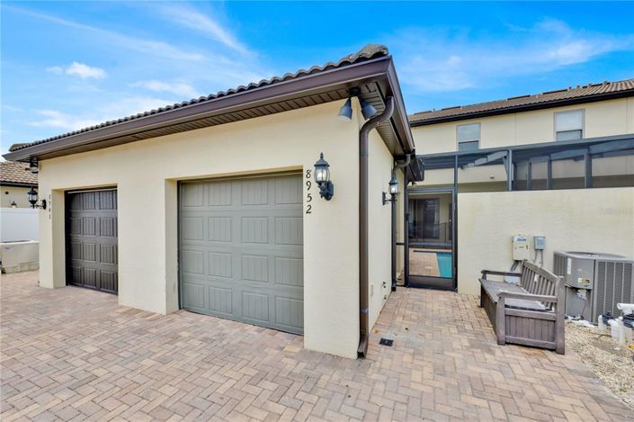 Image No.38-5 Bed Townhouse for sale