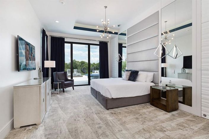 Image No.17-9 Bed Property for sale