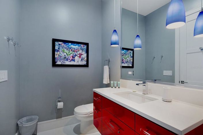 Image No.32-9 Bed Property for sale