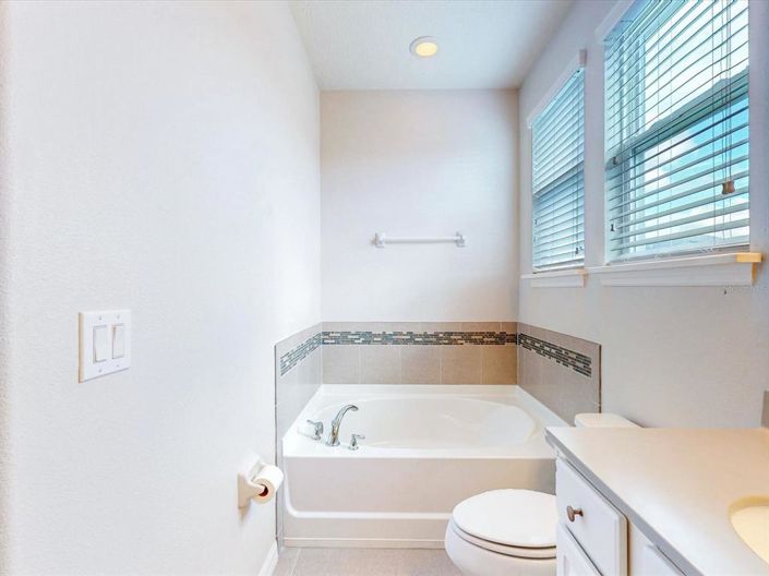 Image No.33-3 Bed Property for sale