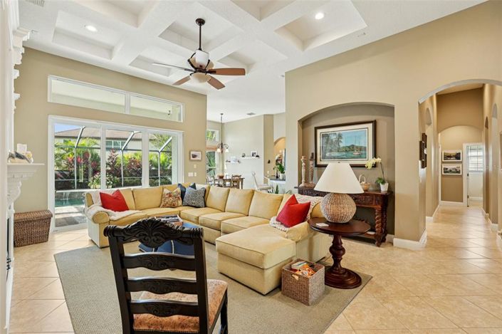 Image No.12-4 Bed Property for sale