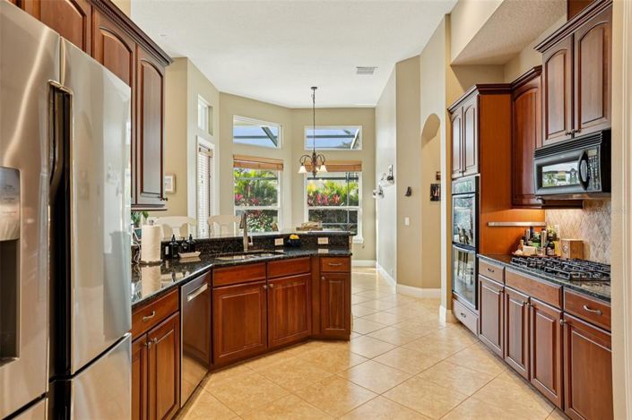 Image No.18-4 Bed Property for sale