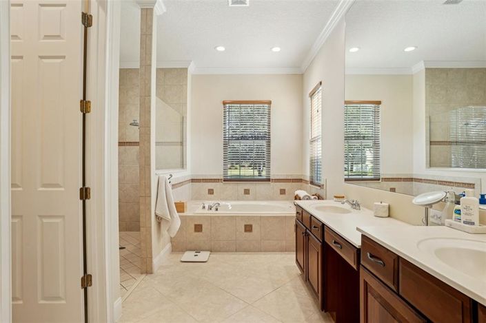 Image No.28-4 Bed Property for sale