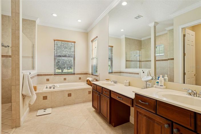 Image No.29-4 Bed Property for sale