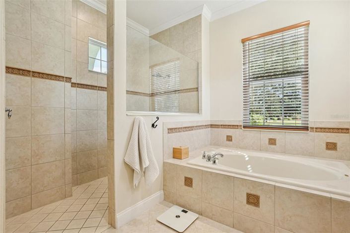 Image No.30-4 Bed Property for sale