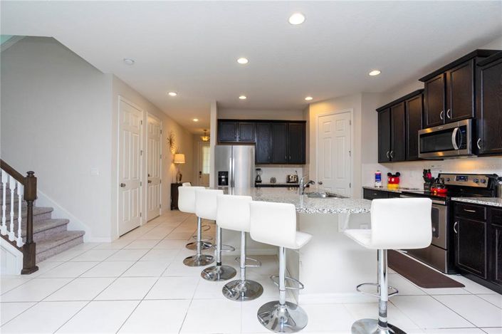 Image No.11-7 Bed Property for sale