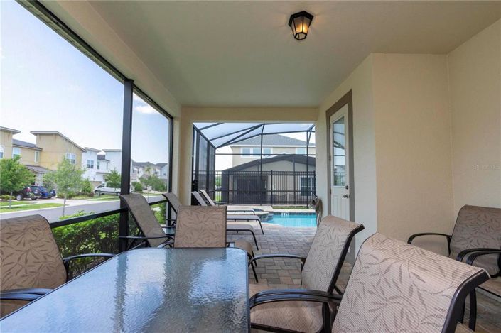 Image No.20-7 Bed Property for sale