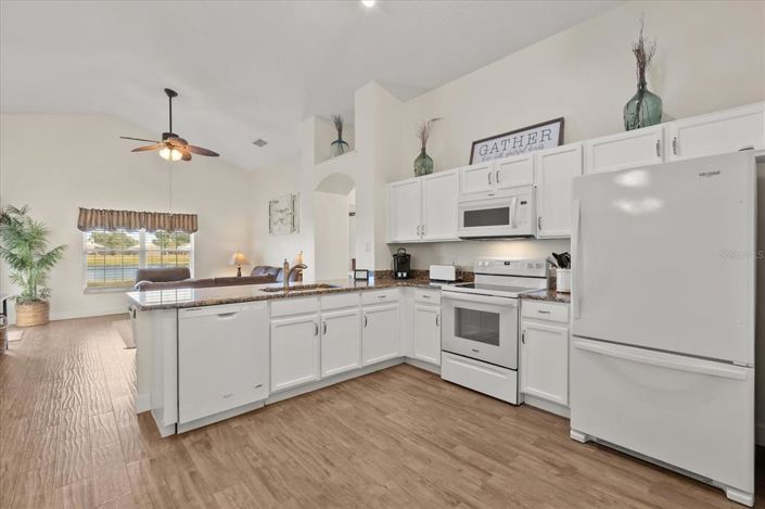 Image No.4-Propriété de 4 chambres à vendre à Kissimmee