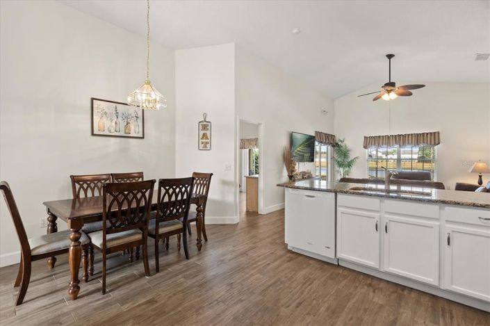 Image No.5-Propriété de 4 chambres à vendre à Kissimmee