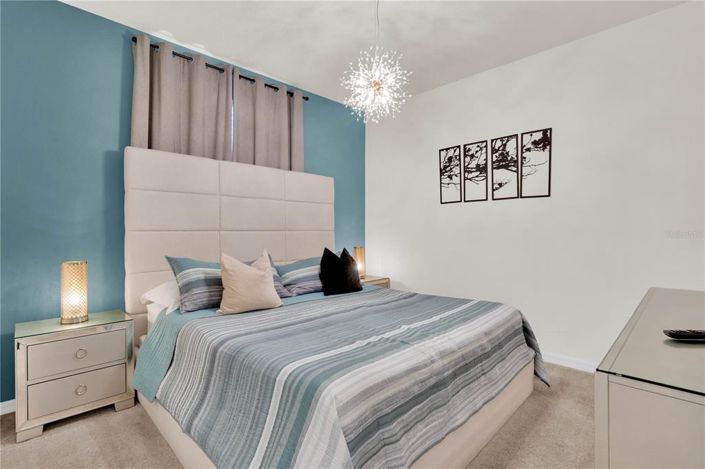 Image No.17-5 Bed Townhouse for sale