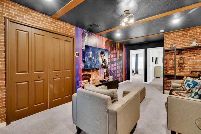 Image No.8-5 Bed Townhouse for sale