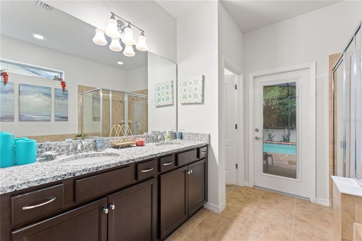 Image No.19-7 Bed Property for sale