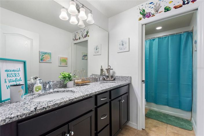 Image No.27-7 Bed Property for sale