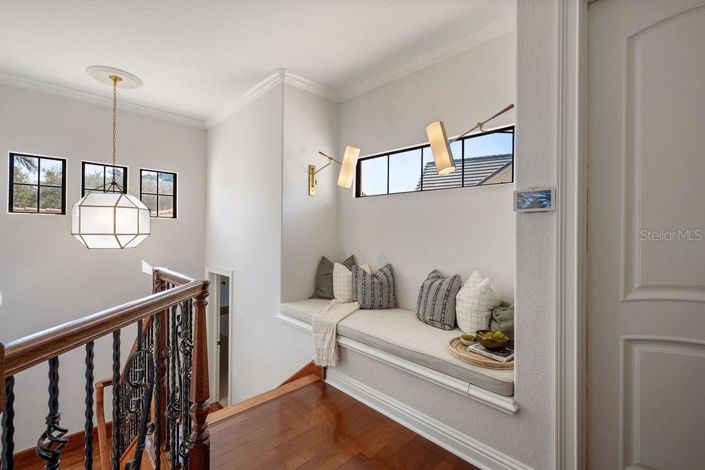 Image No.17-6 Bed Property for sale