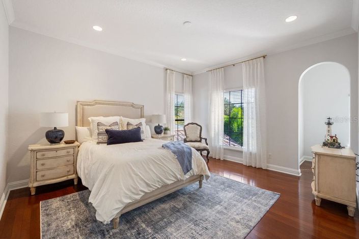 Image No.23-6 Bed Property for sale