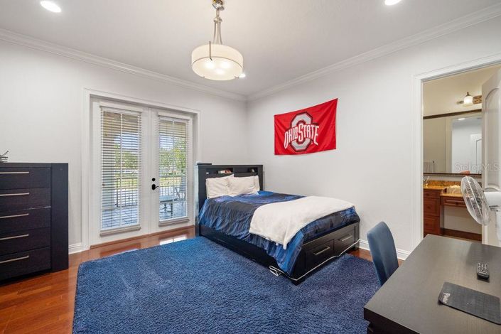 Image No.25-6 Bed Property for sale