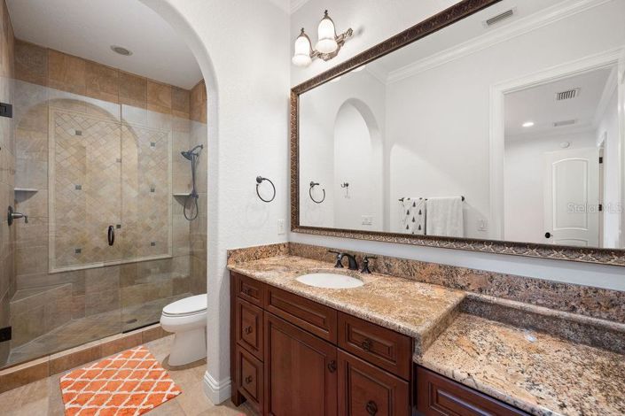 Image No.26-6 Bed Property for sale