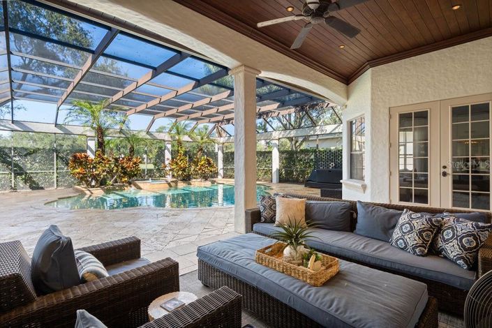 Image No.30-6 Bed Property for sale